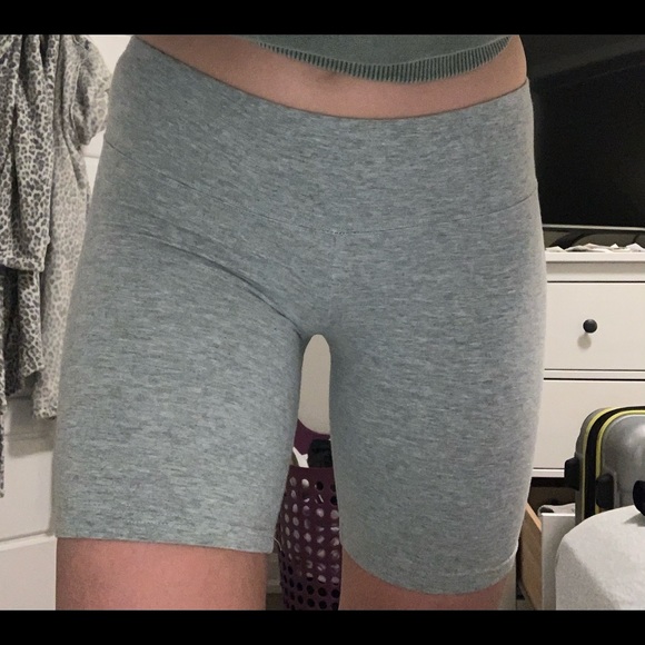 Aritzia biker shorts - Picture 1 of 2